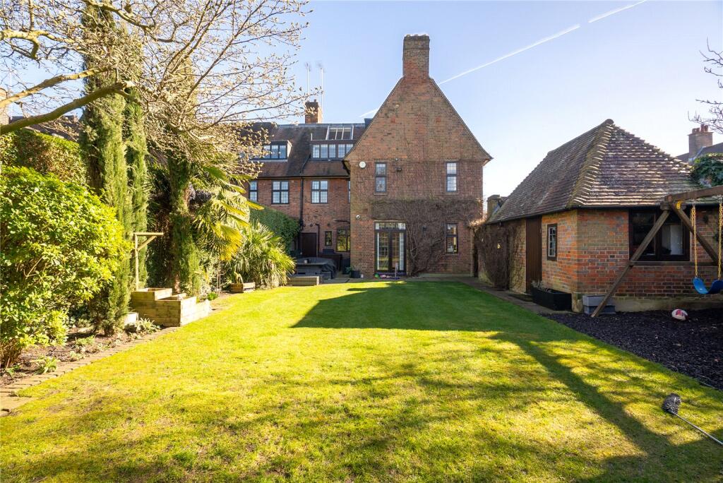 6 bedroom semi-detached house for sale in Heath Close, Hampstead Garden Suburb, London, NW11